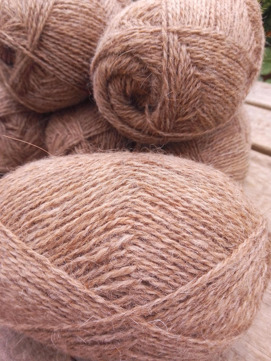 Guanaco and Leicester Longwool Yarn, DK